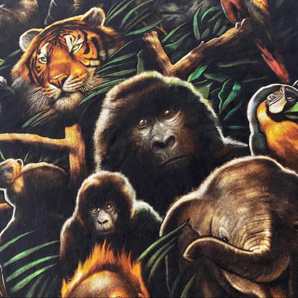 Vintage All over Print Animals T-shirt - Picture 3 of 5